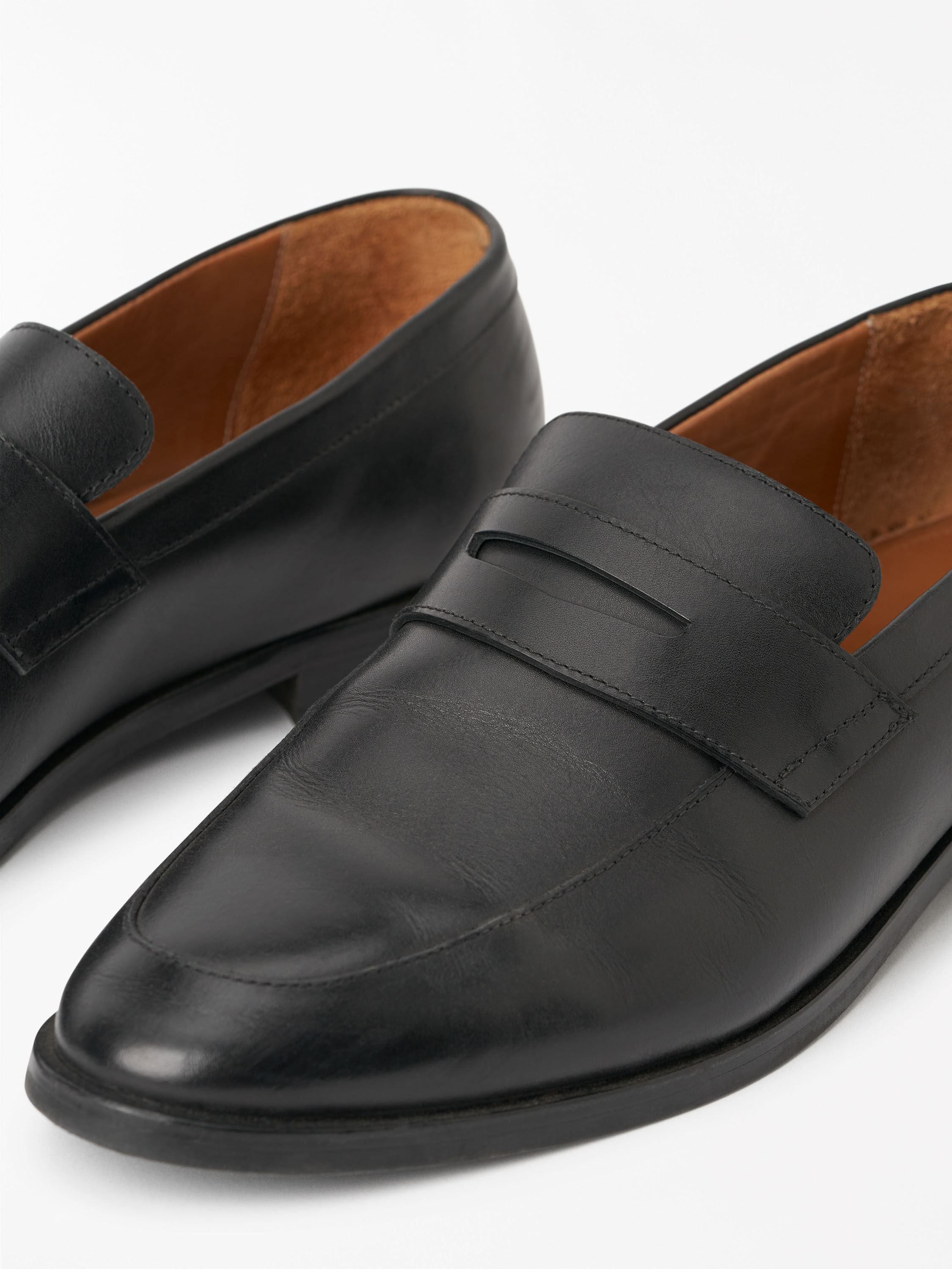 Academi Classic Leather Loafers