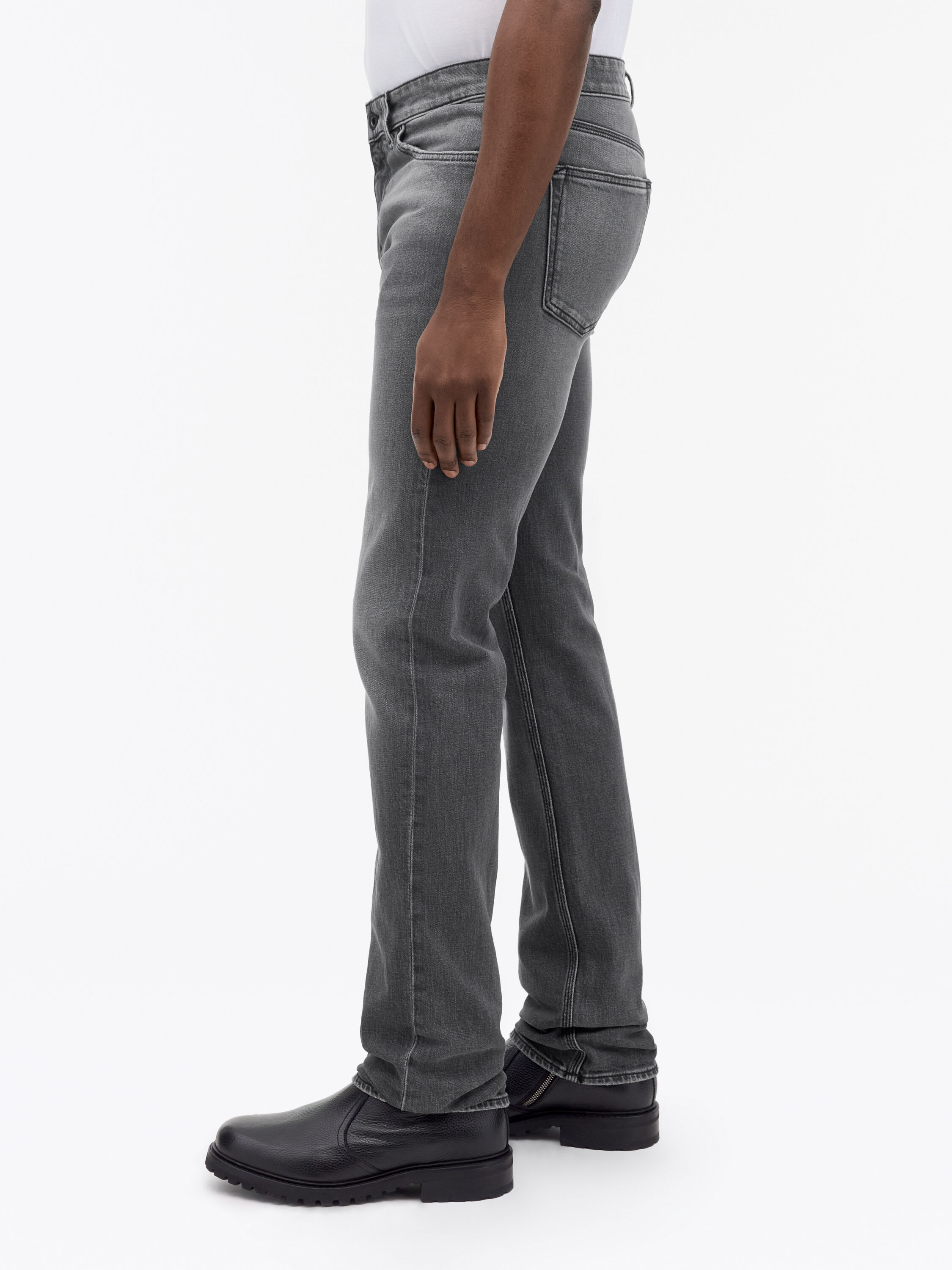 Des Runestone Slim-Straight Jeans