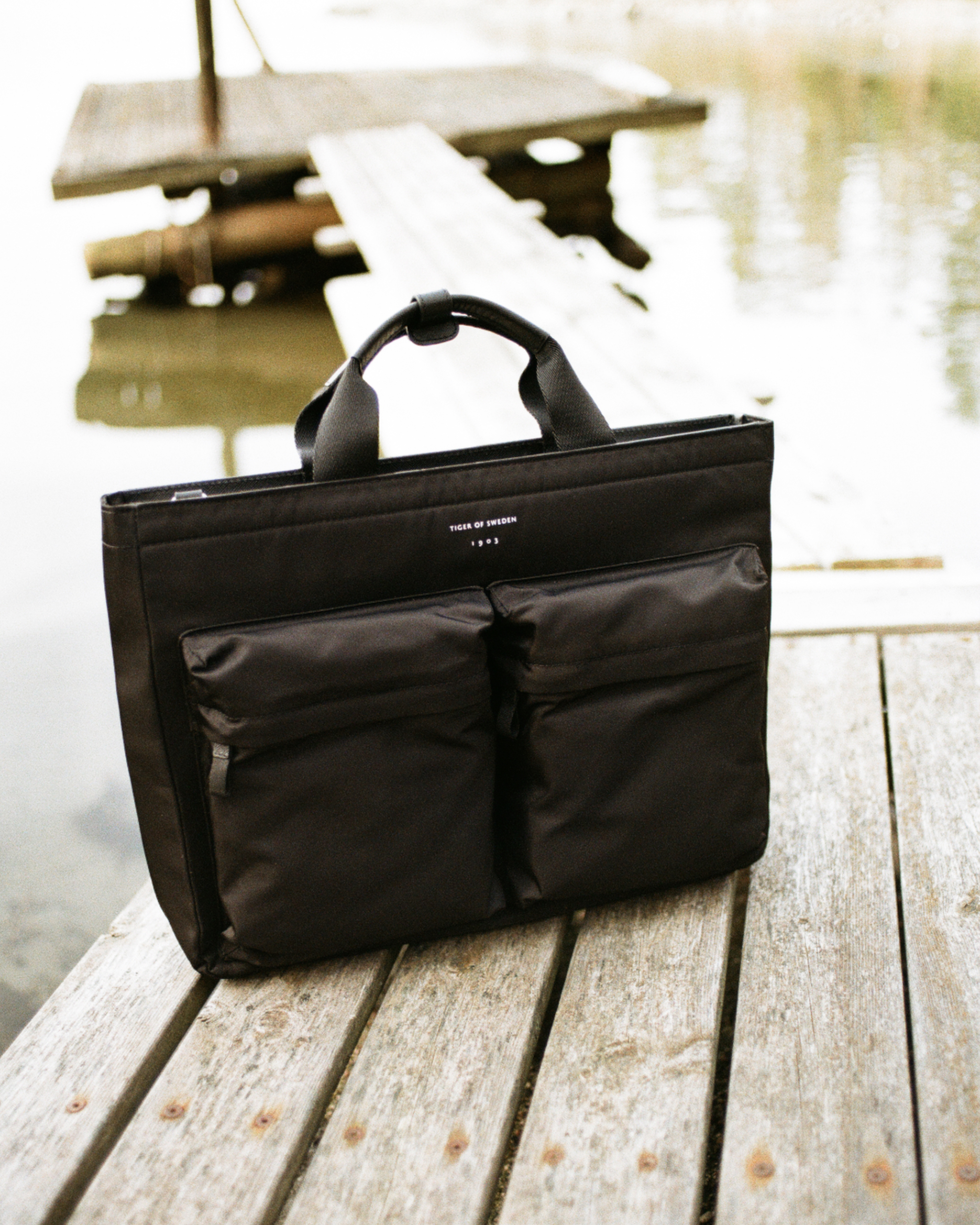 standing tote bag