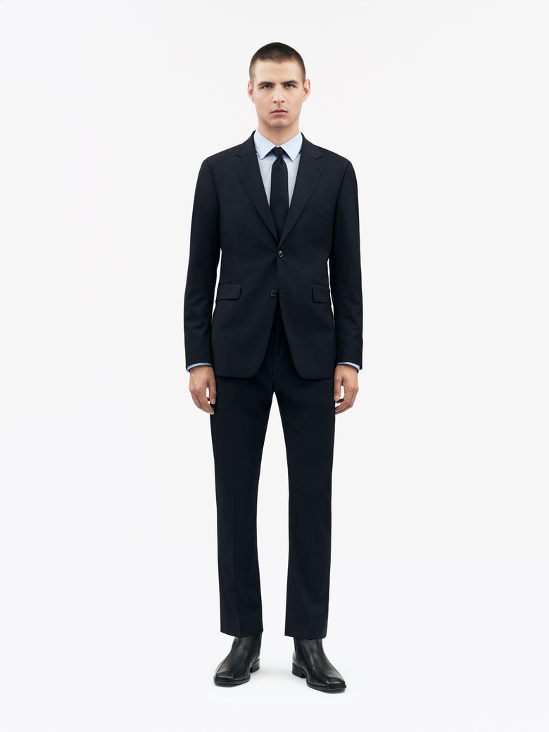 Justins suit in navy