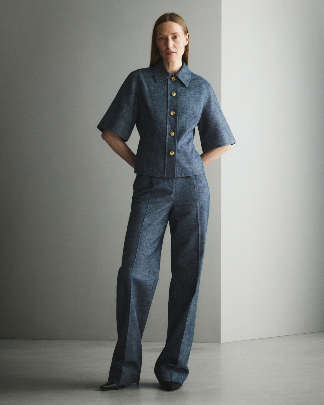 Woman in blue denim look