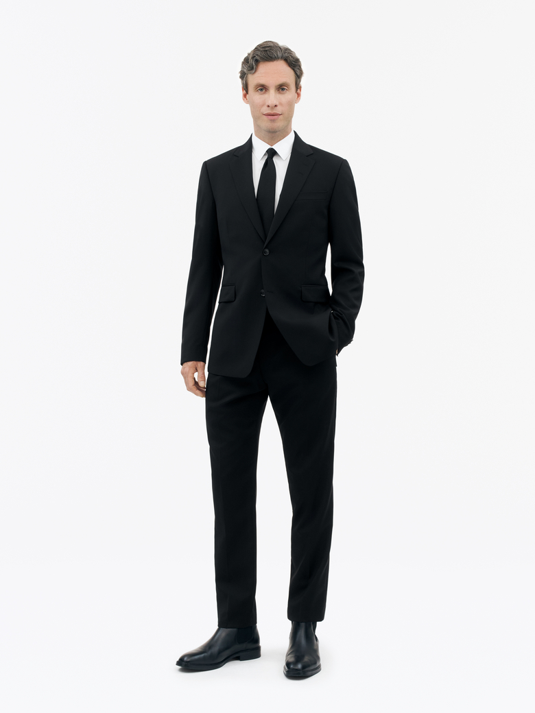 Justin suit in black