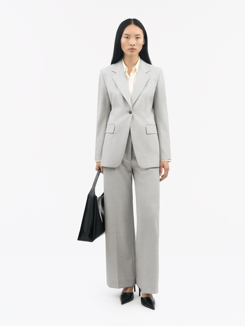 Narina Suit in light grey