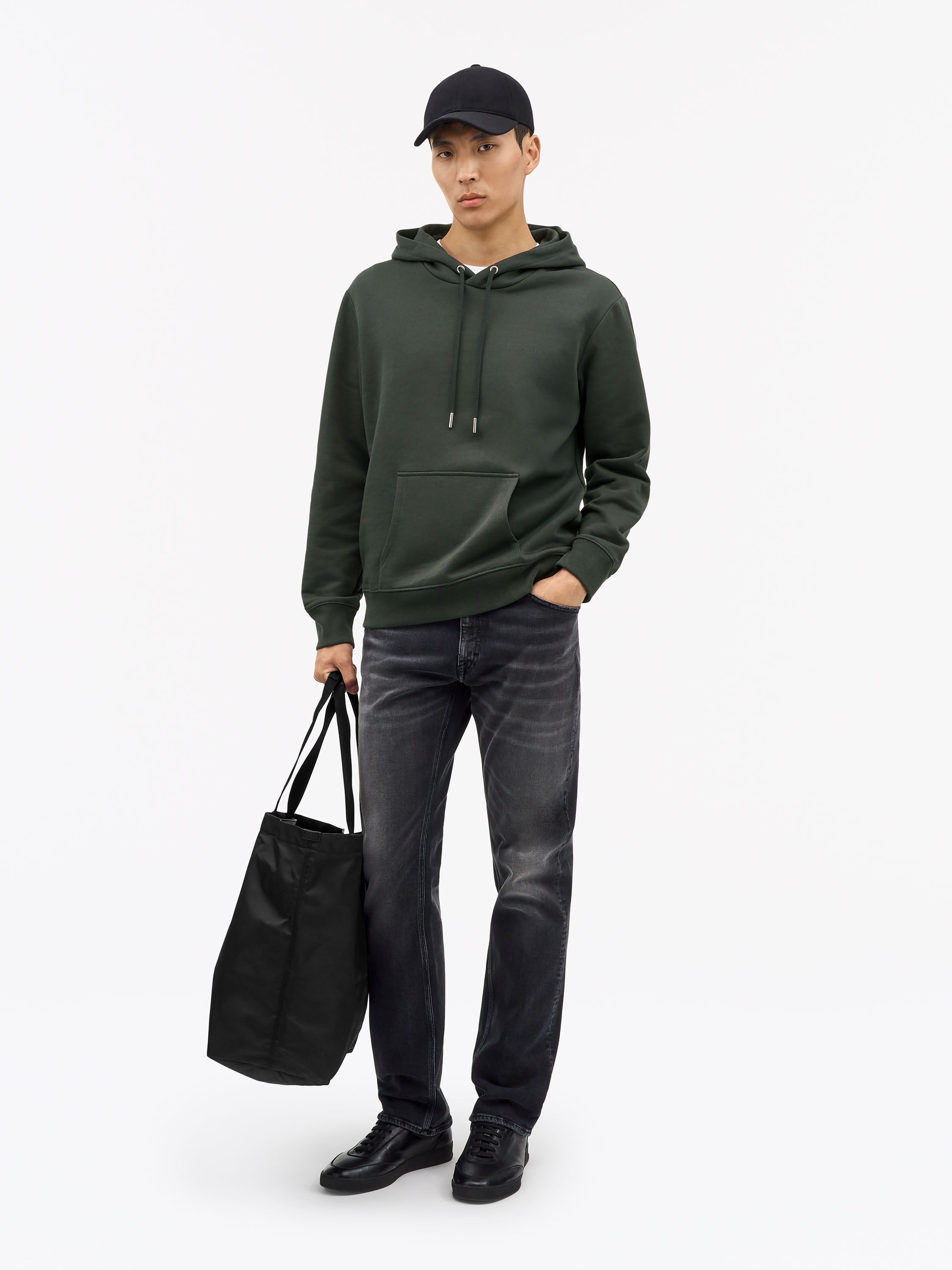 Tiger Of Sweden Des Slim-straight Jeans In Black